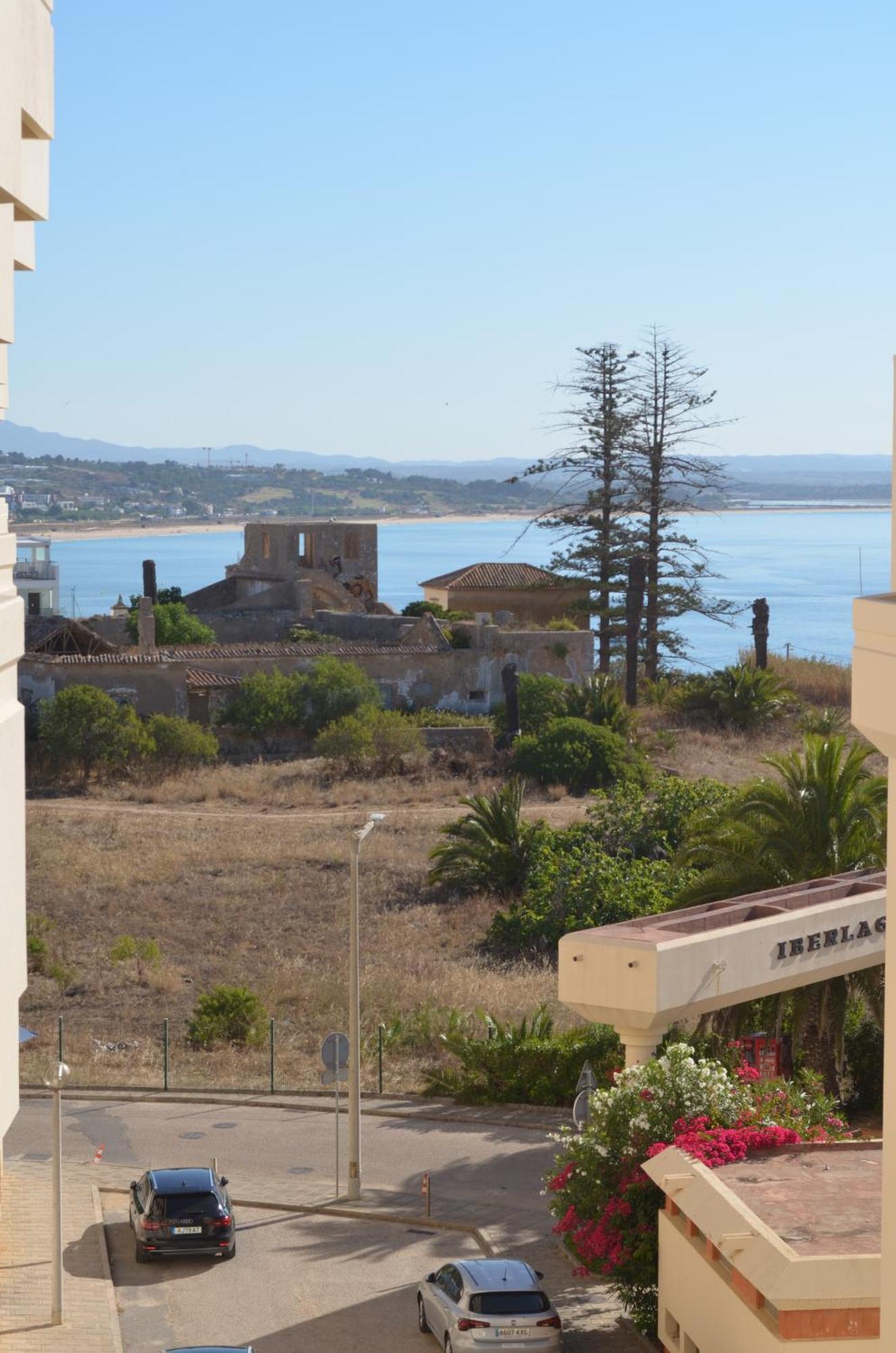 Above The Beach, 10 Min From The City Center - Casa Da Tartaruga ลากอส ภายนอก รูปภาพ